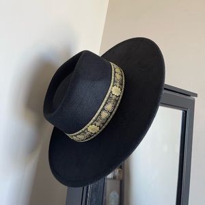 ONE MORE LEFT! ✨New Embroidered Wide Brim Fedora - Black